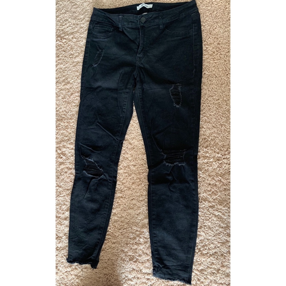 REFUGE RIPPED JEANS